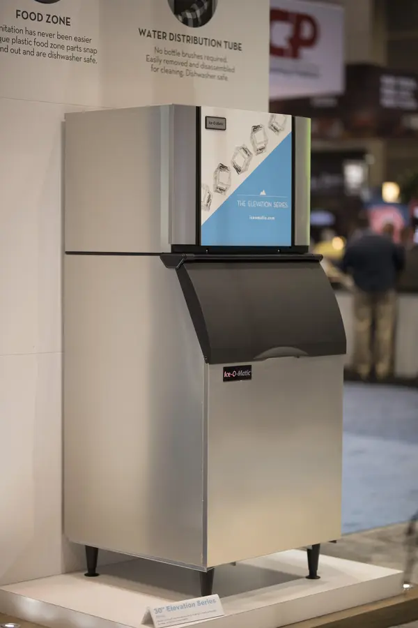 ICE-O-Matic CIM0636HW 30.25" Half-Dice Ice Maker, Cube-Style - 600-700 lbs/24 Hr Ice Production, Water-Cooled
